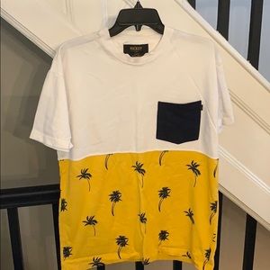 Men’s 10 deep T-shirt size L